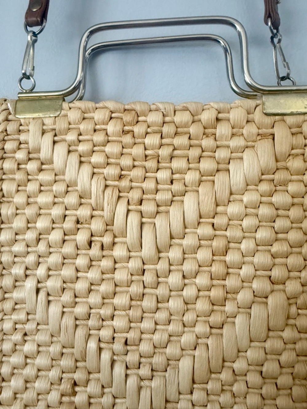 EUC Vintage 1960s Baggateers Woven Straw Handbag – Gold Handle Mid-Century Chic - Picture 2 of 7